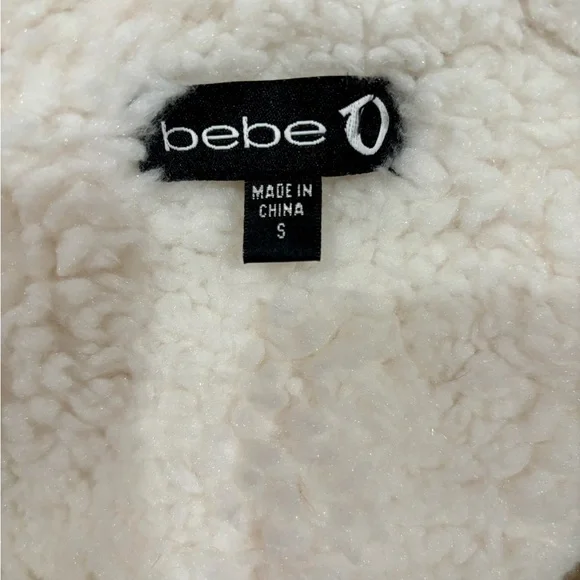 Bebe Women's Cream Jacket
Size S Excellent Condition - Picture 7 of 7